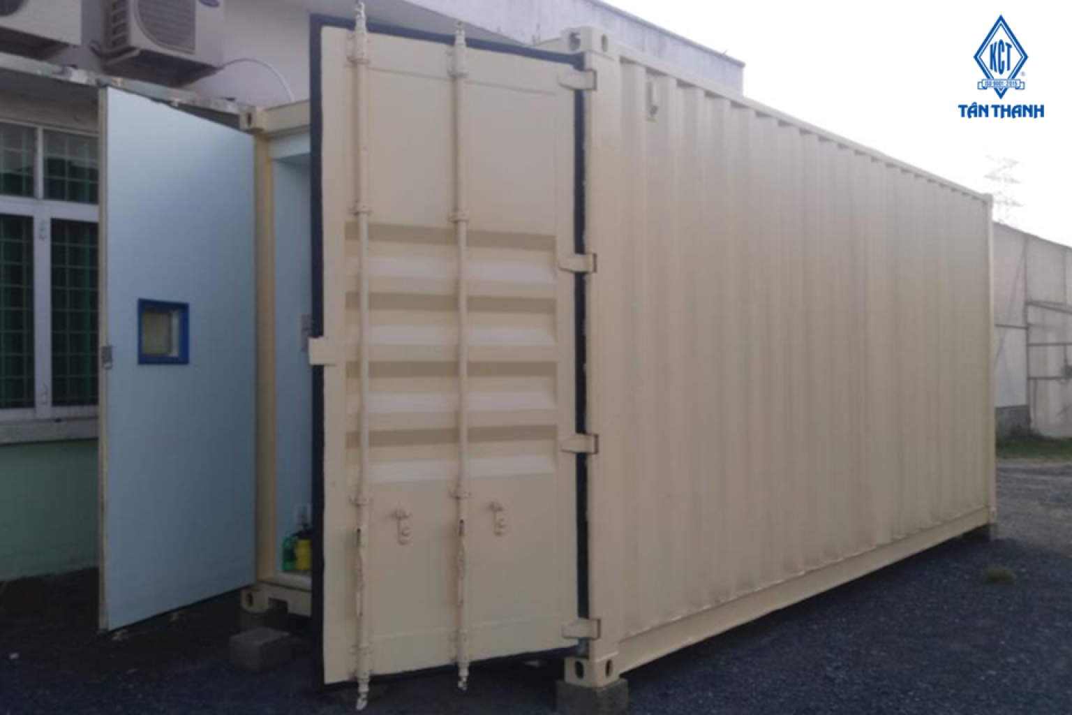 Trồng rau công nghệ cao bằng container