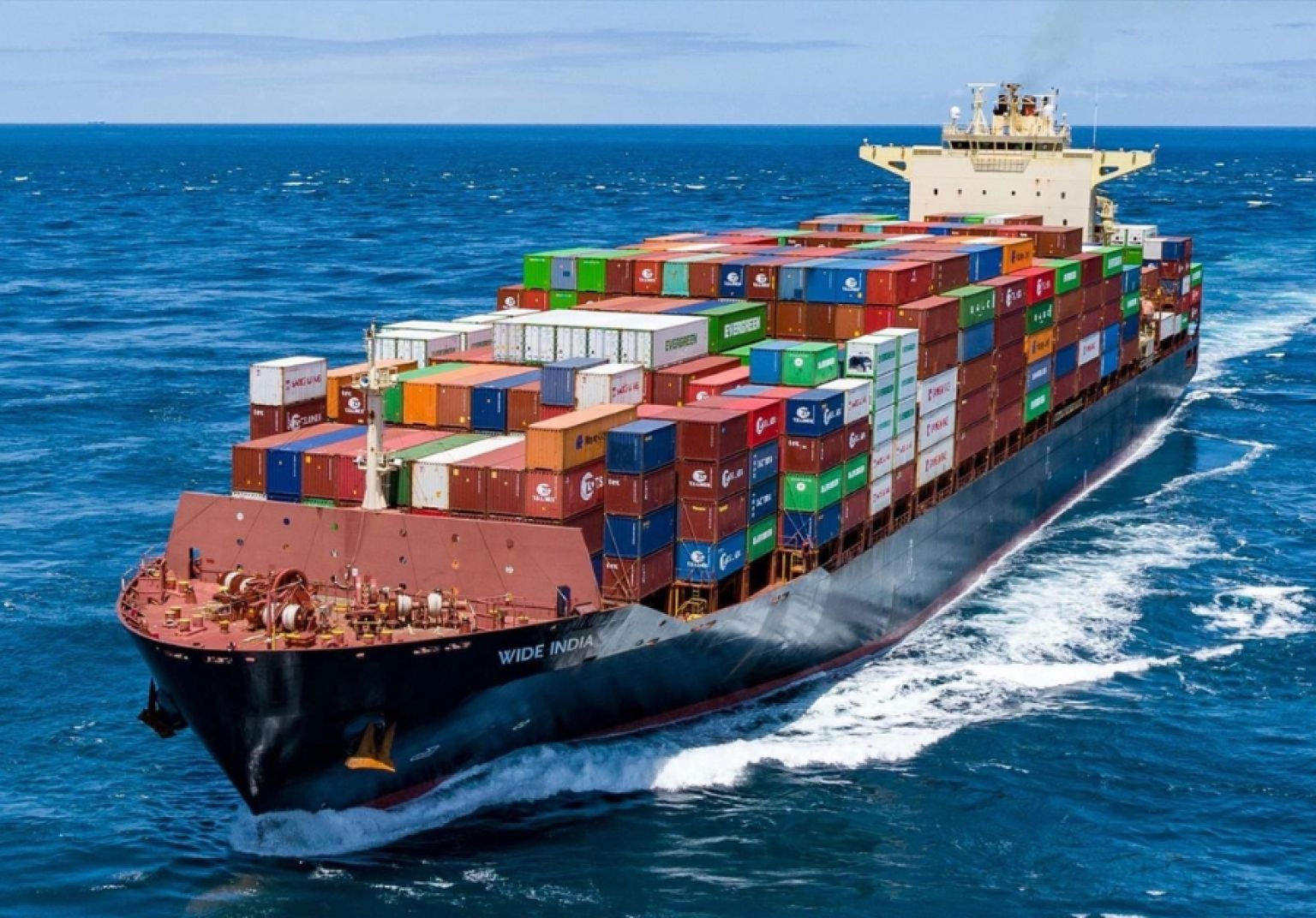 Tàu container (container ship) là gì? Phân loại từ A-Z