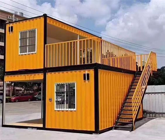 Container nhà ở 2 tầng đơn giản, màu sắc nổi bật