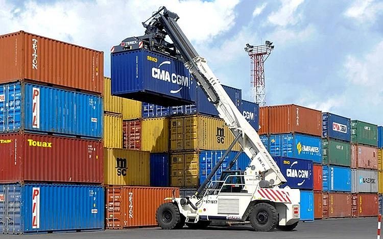 Sản xuất container tại Việt Nam - Khó khăn và triển vọng
