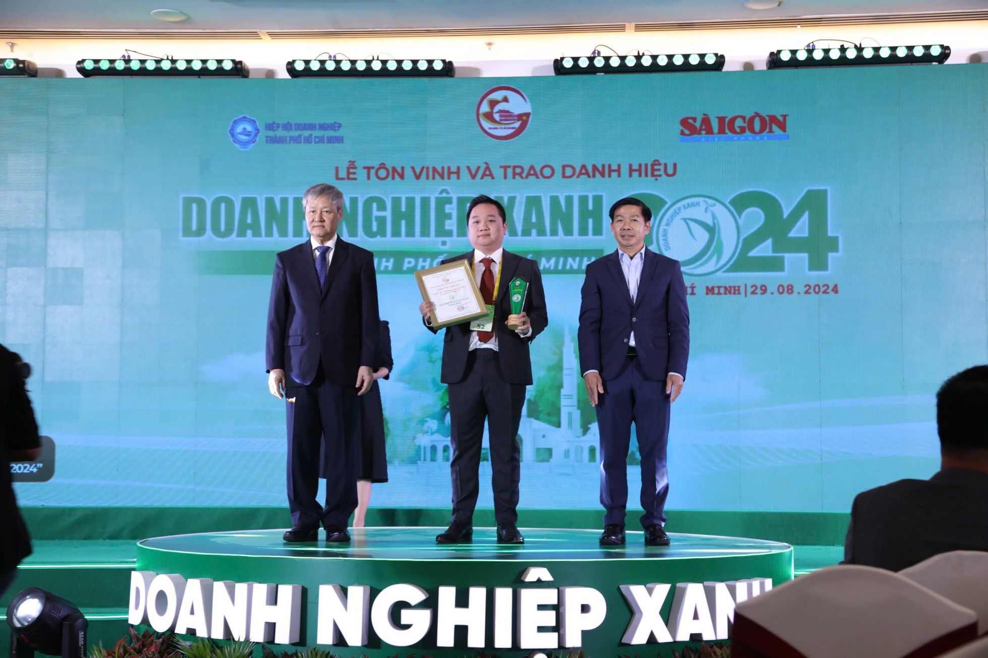 ông kiều công bình nhận giải doanh nghiệp xanh tphcm 2024