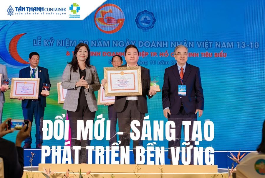 tan-thanh-container-cung-le-trao-giai-doanh-nghiep-doanh-nhan-tphcm-tieu-bieu-nam-2024-04