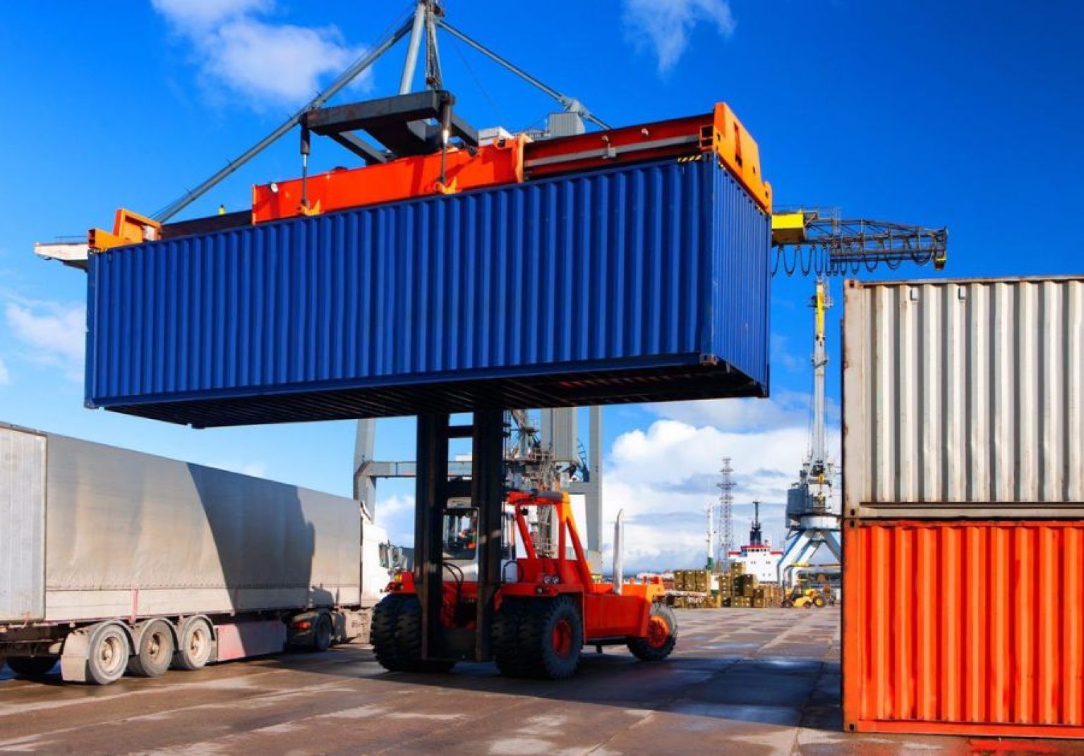 Container treo (GOH) là gì? Chi tiết thủ tục vận chuyển