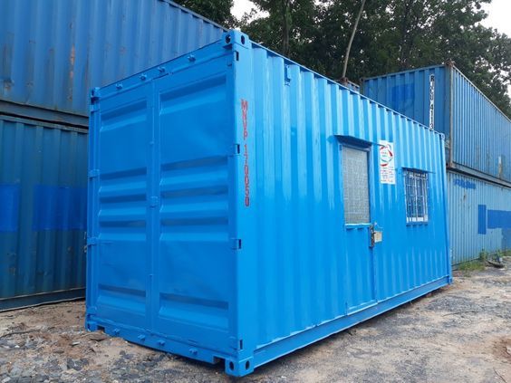 Bắt mắt với ngôi nhà container full màu xanh dương