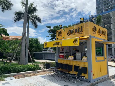 Furnish Cà Phê Ông Bầu with containers suitable for their coffee shop operations.