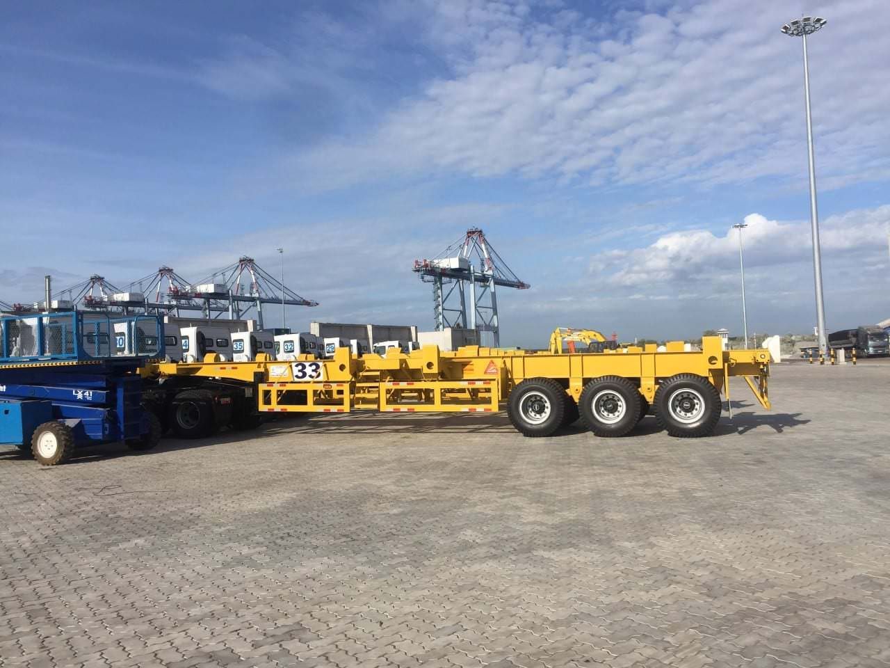Design and supply terminal semi-trailers 45 feet