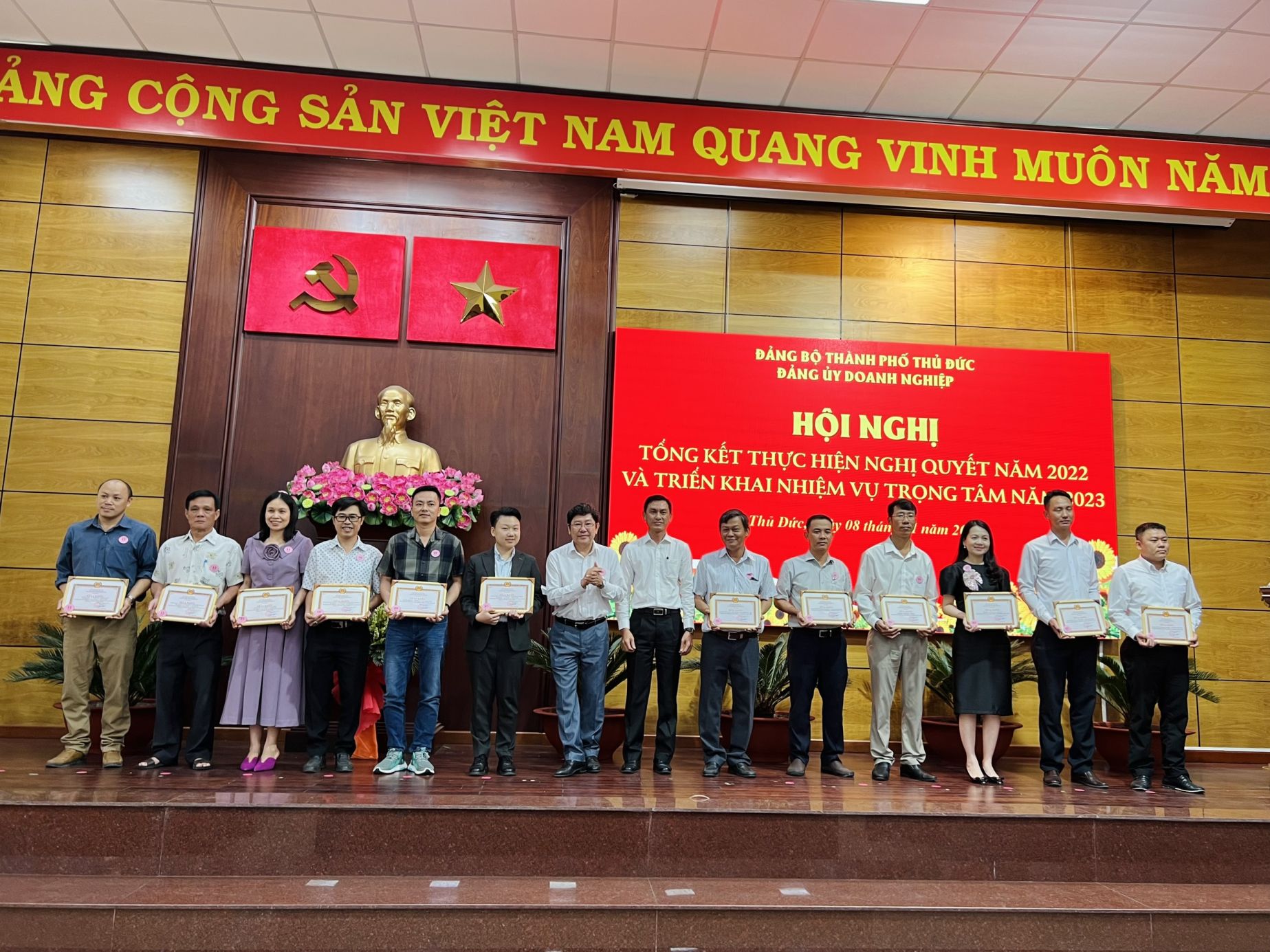 Chi bộ Công ty Tân Thanh nhận bằng khen Đảng Ủy Doanh nghiệp TP HCM