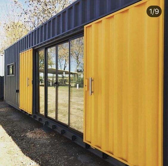 Tái sử dụng container để tạo ra văn phòng thân thiện môi trường, độc đáo