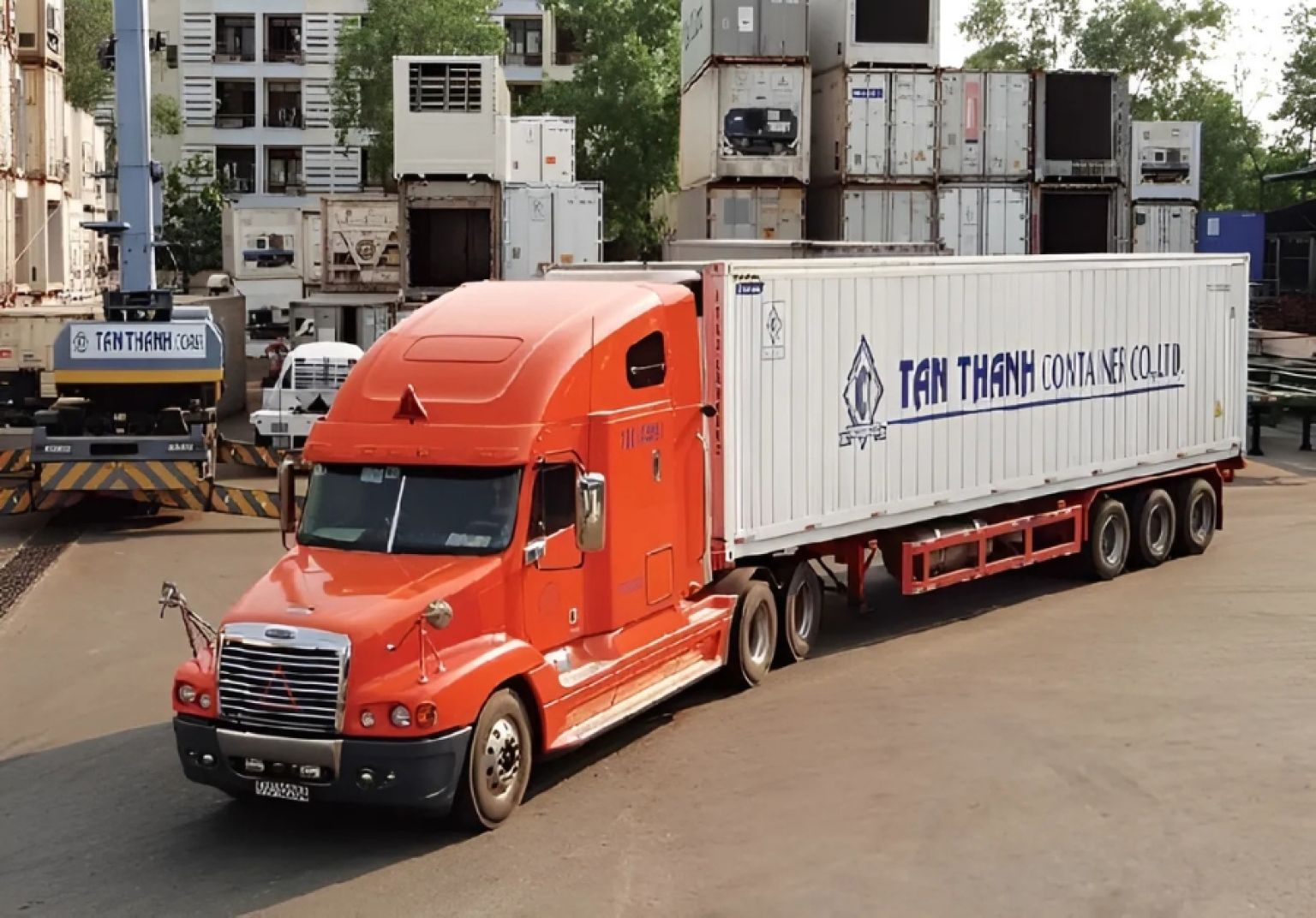 Xe container chở được bao nhiêu tấn? Chi tiết từng loại