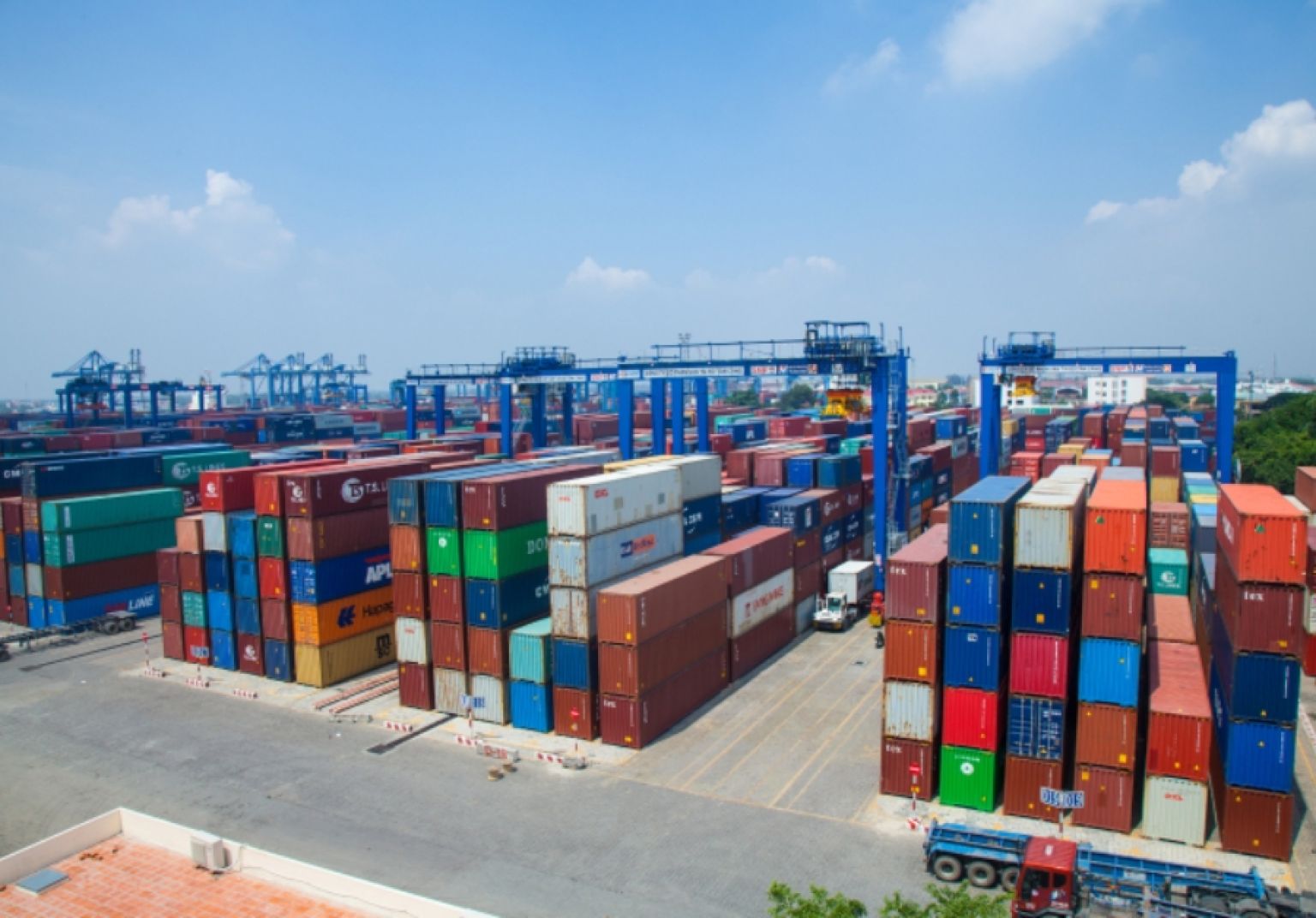 Thành thạo cách đọc vị trí container trên bãi chỉ 4 bước