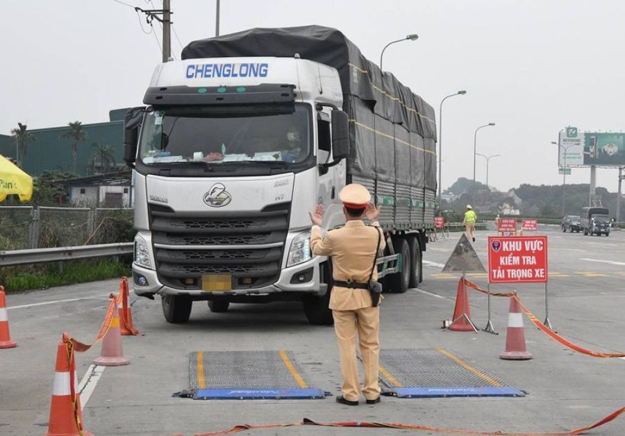 cach-tinh-qua-tai-container-01