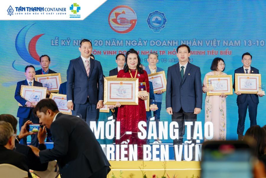 tan-thanh-container-cung-le-trao-giai-doanh-nghiep-doanh-nhan-tphcm-tieu-bieu-nam-2024-03