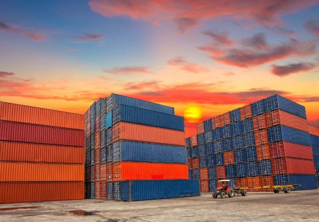 Phi Containers Phí lưu bãi container là gì? Phân biệt từng loại phí