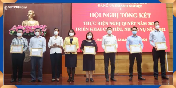 Tan Thanh Branch was rewarded for excellently completing tasks in 2021