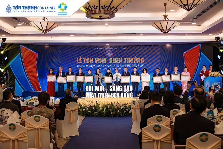 tan-thanh-container-cung-le-trao-giai-doanh-nghiep-doanh-nhan-tphcm-tieu-bieu-nam-2024-02